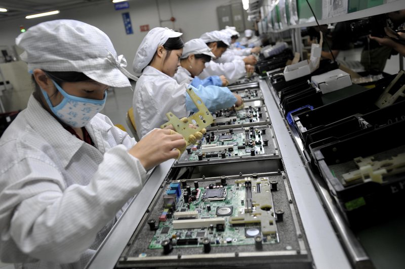 Chinese workers assemble electronic components | PCB Assembly